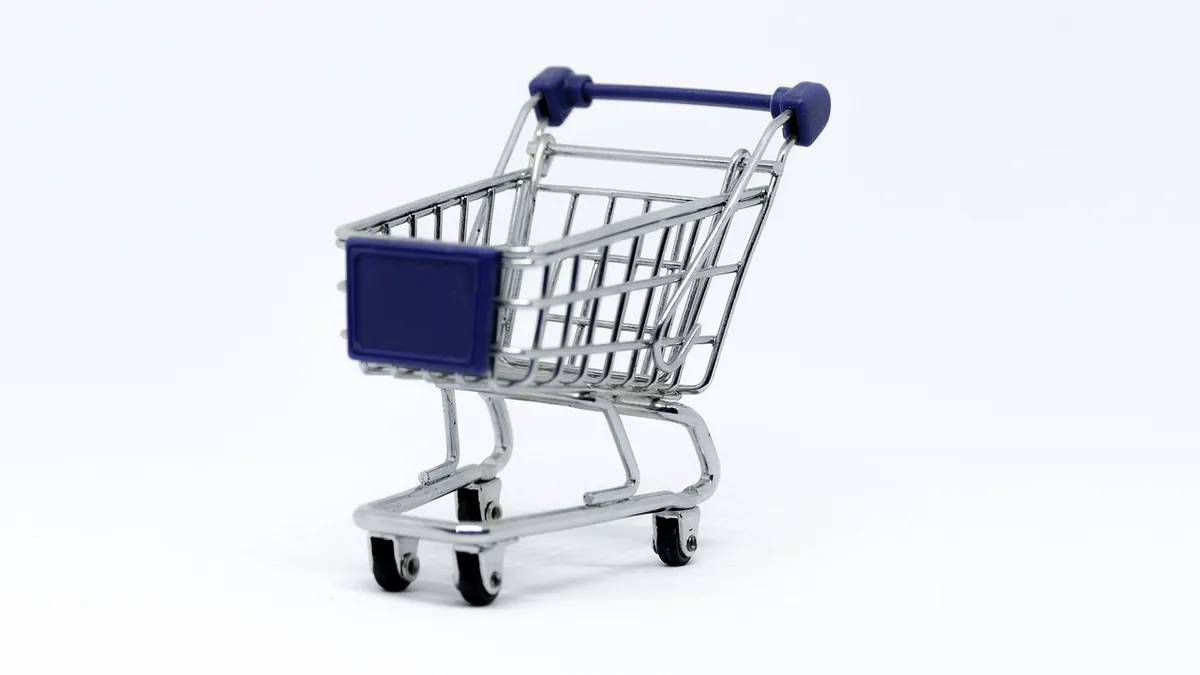 Product Card Chatbots: Cut Cart Abandonment & Upsell